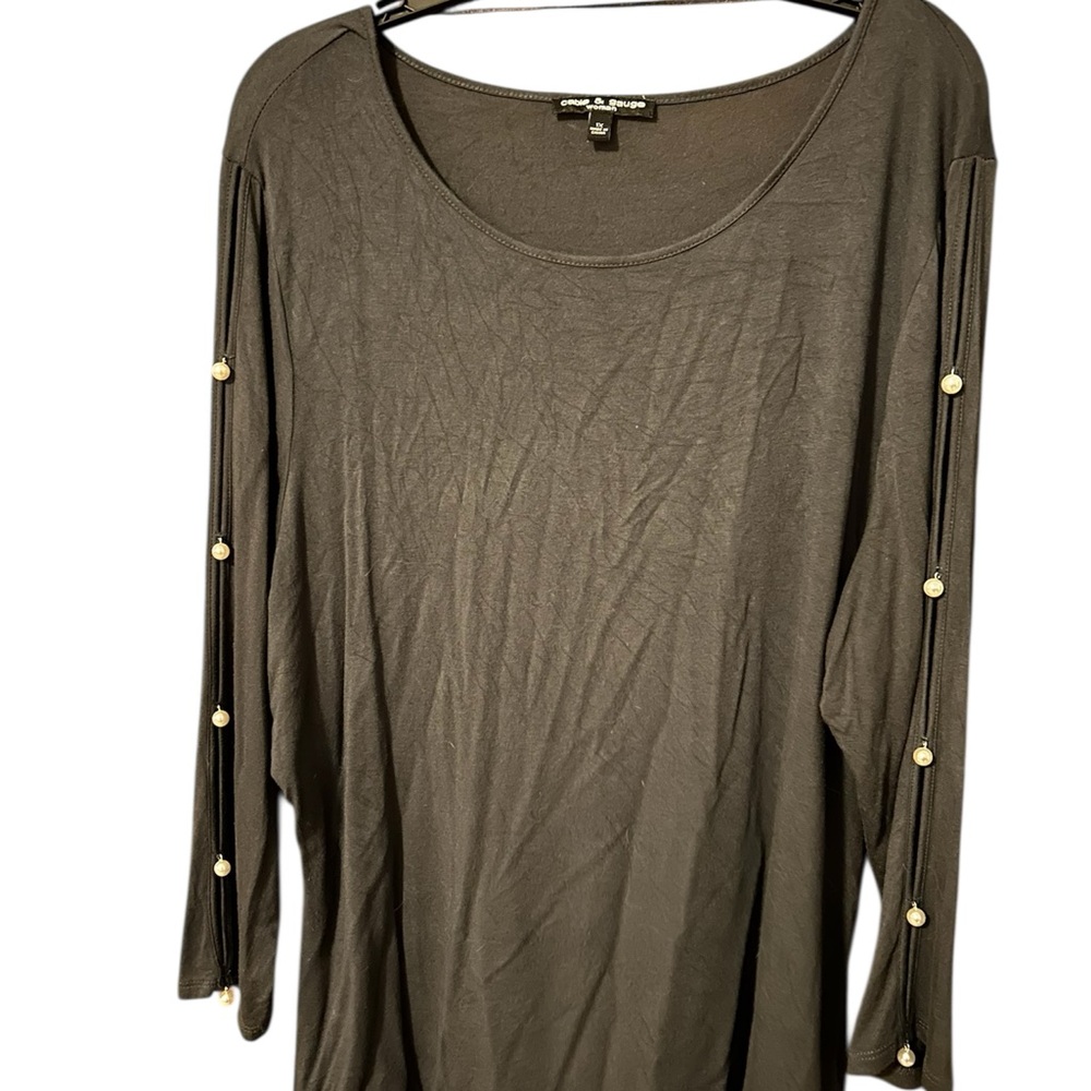 Cable & Gauge Grey Long Sleeve Top with Pearl Sleeve Buttons